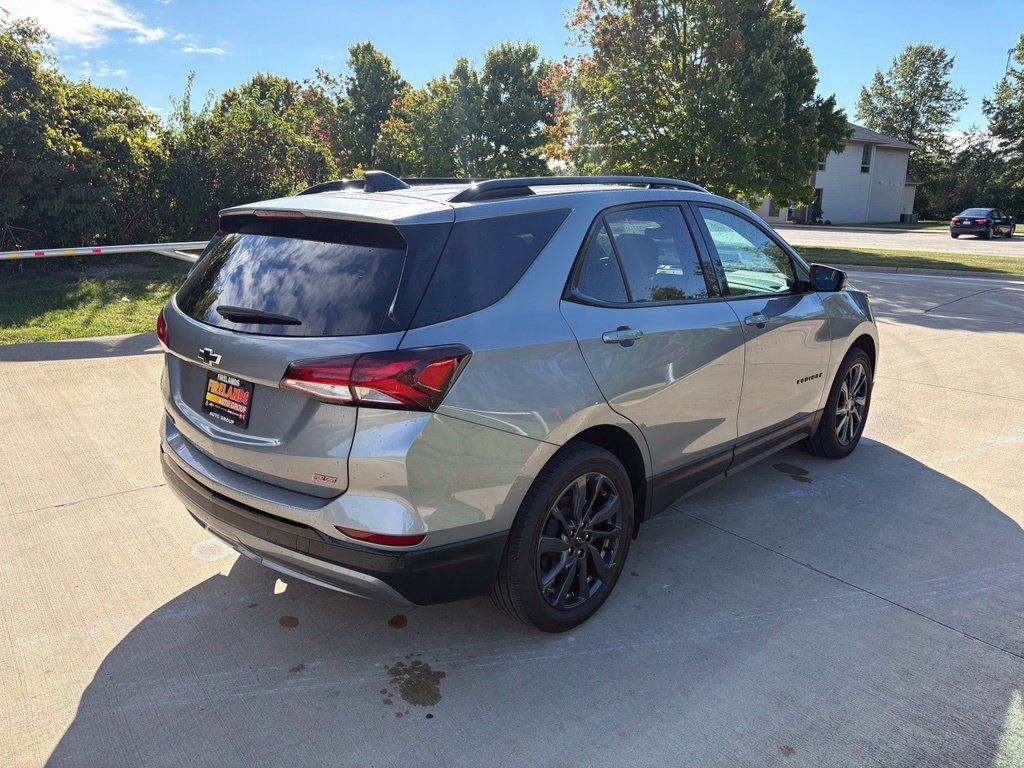 Used 2024 Chevrolet Equinox RS FWD image 9