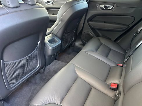 Used 2023 Volvo XC60 B5 Plus w/ Climate Package AWD/4WD image 4