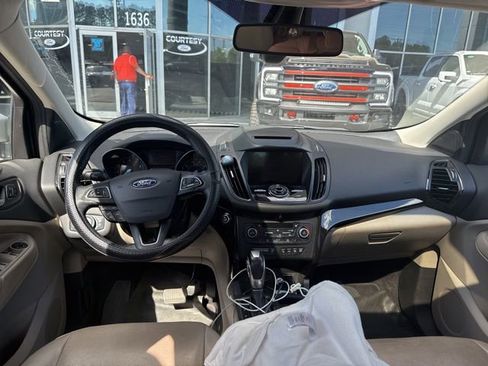 Used 2018 Ford Escape Titanium image 7