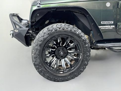 Used 2012 Jeep Wrangler Unlimited Sport w/ Connectivity Group AWD/4WD image 11