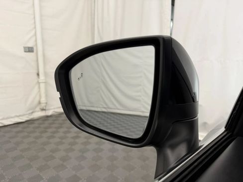 Used 2025 Nissan Pathfinder S AWD/4WD image 16
