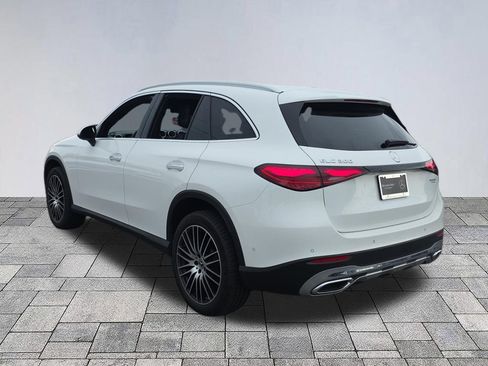 Certified 2025 Mercedes-Benz GLC 300 image 5