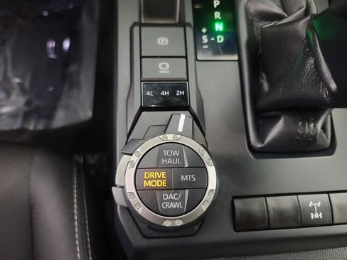 Used 2025 Toyota Tacoma TRD Off-Road image 38