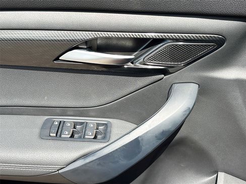 New 2025 VinFast VF 8 Eco AWD/4WD image 17