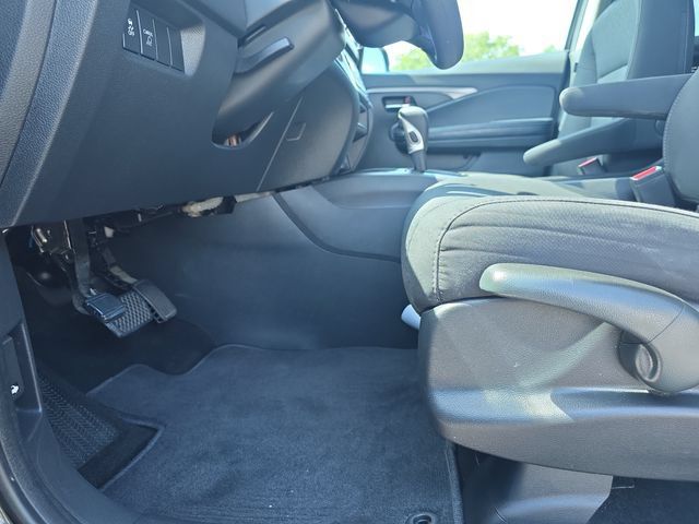 Used 2017 Honda Ridgeline Sport image 10