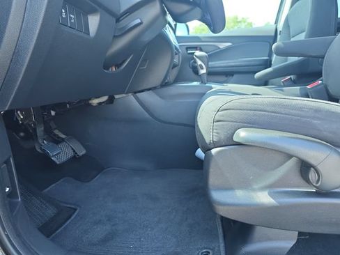Used 2017 Honda Ridgeline Sport image 10