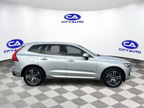 Used 2019 Volvo XC60 T5 Momentum w/ Multimedia Package AWD/4WD image 2