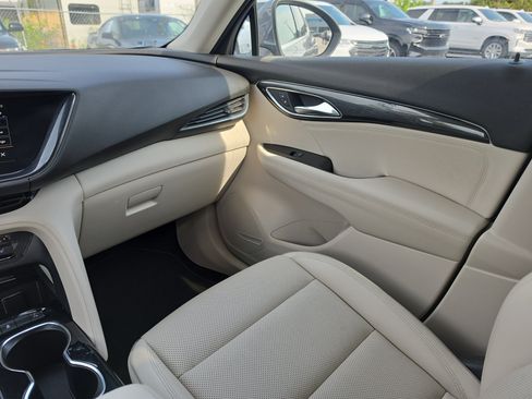 Used 2022 Buick Envision Essence w/ Safety Package FWD image 10