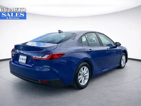 Used 2025 Toyota Camry LE image 6