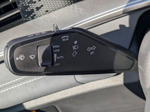 New 2026 Volkswagen Tiguan SE R-Line FWD image 29