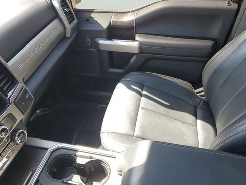 Used 2022 Ford F250 Lariat w/ Lariat Ultimate Package AWD/4WD image 25
