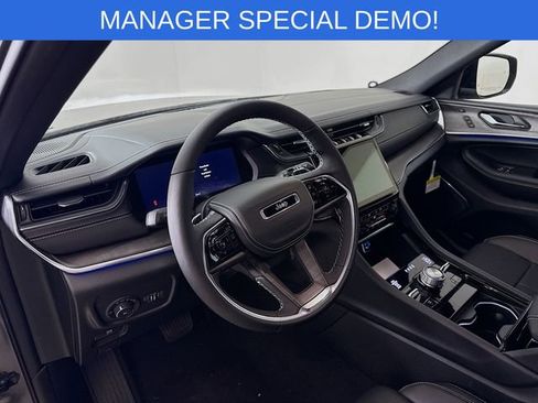 New 2025 Jeep Grand Cherokee L Overland w/ Luxury Tech Group IV AWD/4WD image 9
