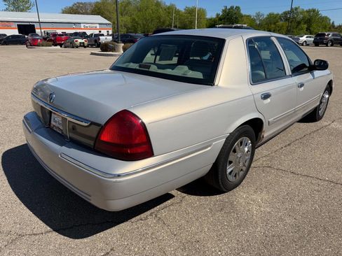Used 2008 Mercury Grand Marquis GS RWD image 5