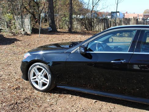 Used 2014 Mercedes-Benz E 350 E 350 Sport 4MATIC AWD 4dr Sed image 11