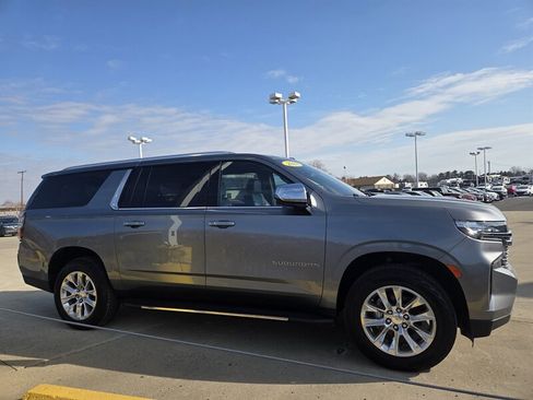 Used 2021 Chevrolet Suburban Premier image 2