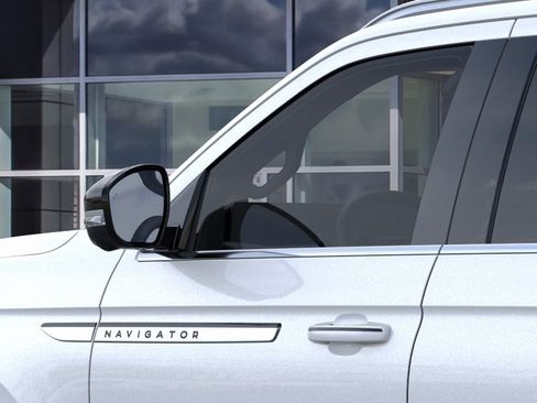 New 2026 Lincoln Navigator Reserve AWD/4WD image 45