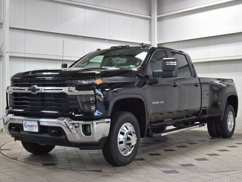 New 2026 Chevrolet Silverado 3500 LT w/ All Star Edition AWD/4WD image 3