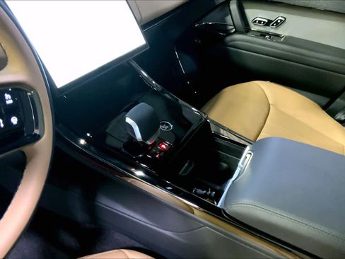 Used 2024 Land Rover Range Rover Sport Dynamic SE image 16