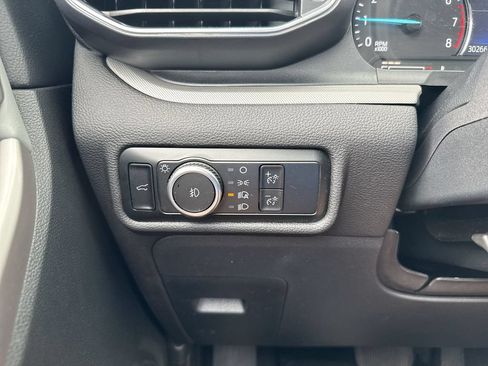 Used 2024 Ford Explorer XLT w/ Equipment Group 202A AWD/4WD image 18