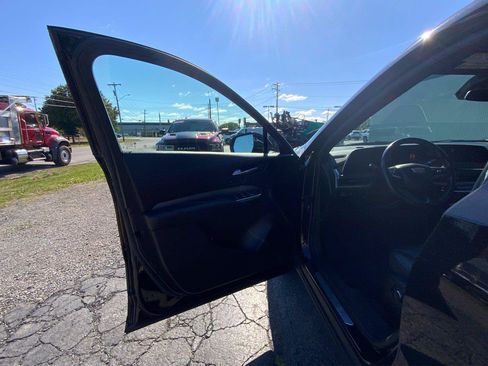 Used 2024 Cadillac XT4 Premium Luxury AWD/4WD image 19
