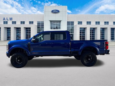 New 2026 Ford F250 Lariat w/ Black Appearance Package AWD/4WD image 9