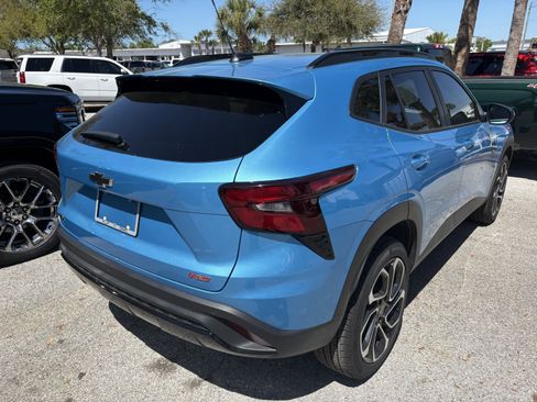 Used 2025 Chevrolet Trax RS w/ Driver Confidence Package image 8