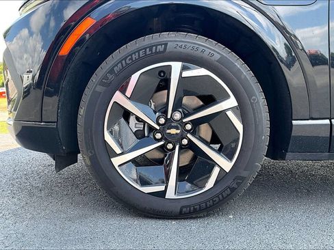 Used 2024 Chevrolet Equinox EV LT FWD image 2