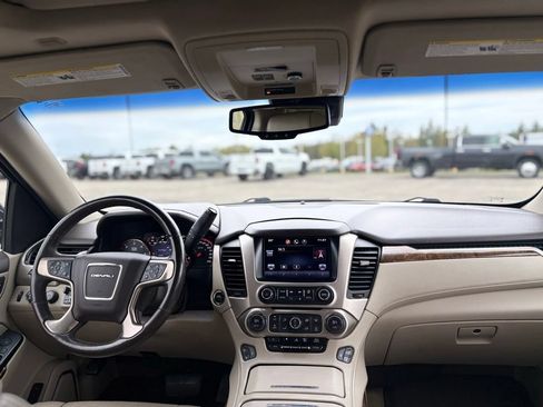 Used 2015 GMC Yukon XL Denali w/ Premium Package AWD/4WD image 34