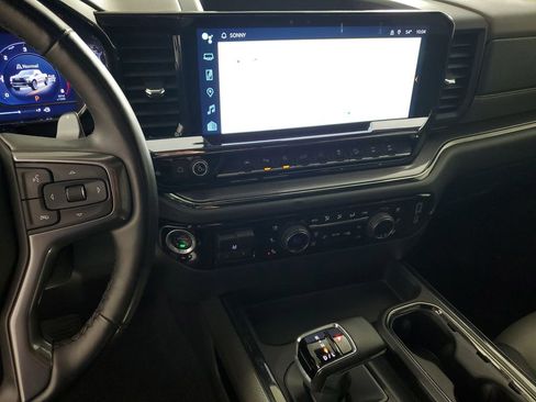 Used 2024 Chevrolet Silverado 1500 ZR2 image 17