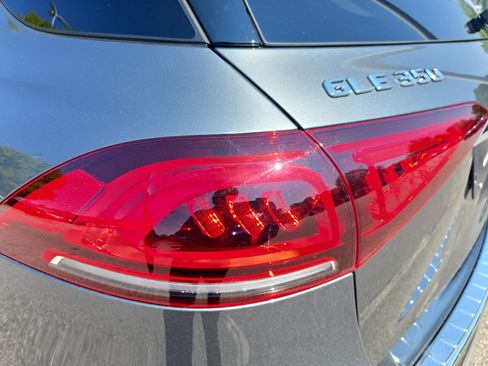 Used 2021 Mercedes-Benz GLE 350 4MATIC image 33