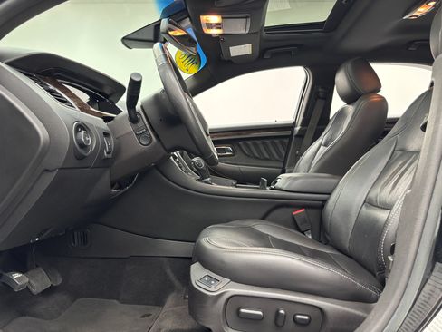 Used 2018 Ford Taurus Limited FWD image 17