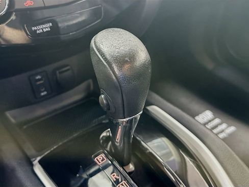 Used 2015 Nissan Rogue SL FWD image 19