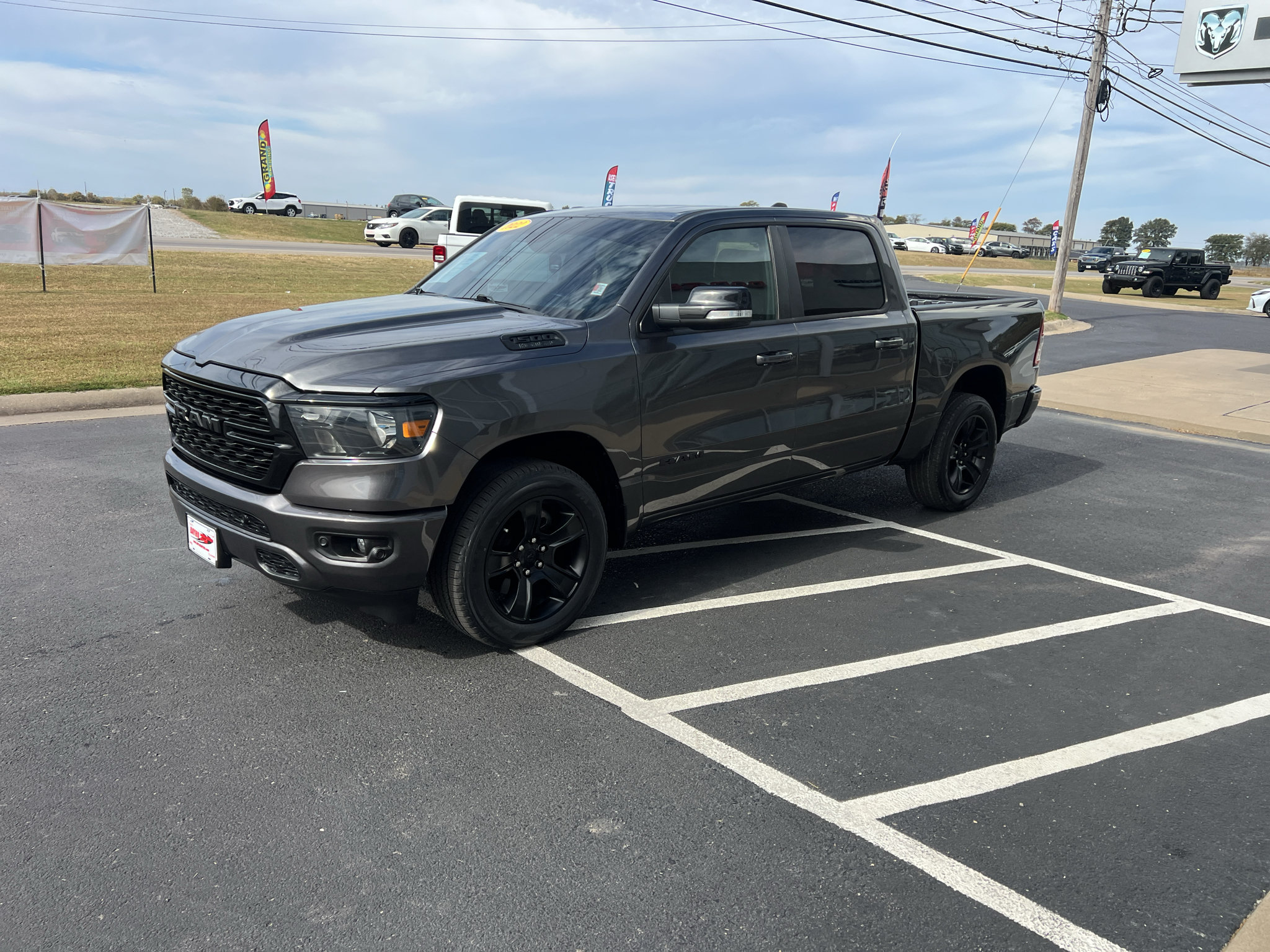 Used 2022 RAM 1500 Big Horn AWD/4WD image 3