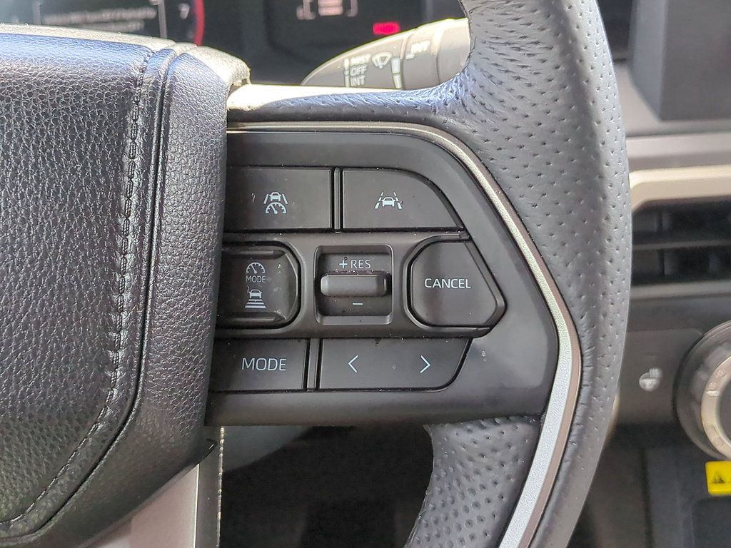 Certified 2024 Toyota Tacoma SR5 AWD/4WD image 18