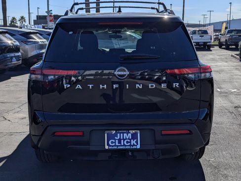 New 2025 Nissan Pathfinder SV image 3