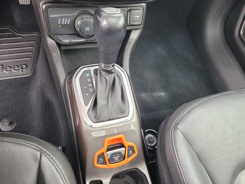 Used 2021 Jeep Renegade Limited w/ Sun & Sound Group AWD/4WD image 25