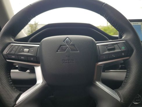 Used 2023 Mitsubishi Outlander SEL image 24