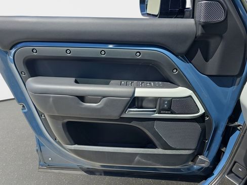 Certified 2023 Land Rover Defender 110 SE AWD/4WD image 29