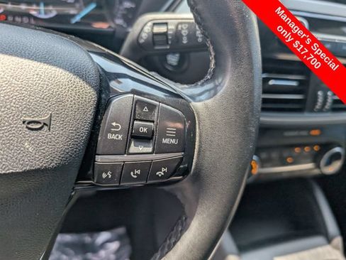 Used 2022 Ford Escape SE w/ Cold Weather Package FWD image 17
