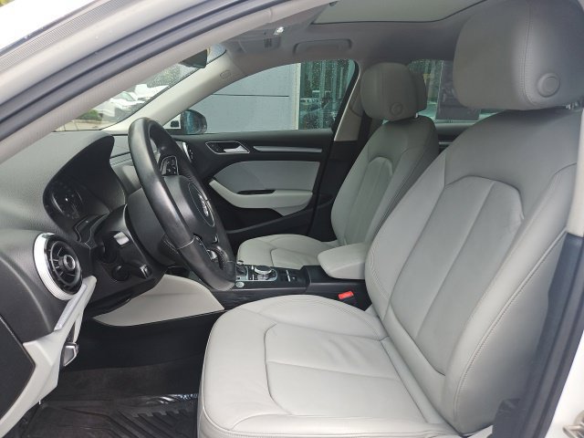 Used 2016 Audi A3 e-tron Premium Plus w/ Premium Plus Package FWD image 14