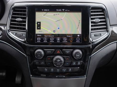 Used 2019 Jeep Grand Cherokee Overland image 25