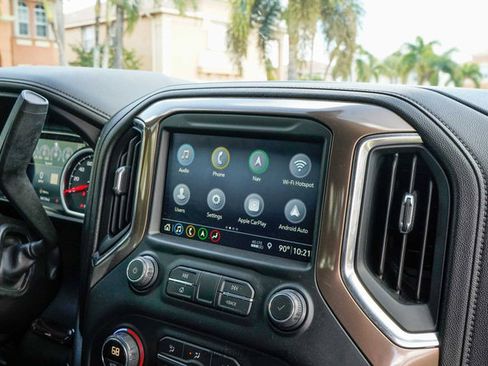 Used 2019 Chevrolet Silverado 1500 High Country w/ Technology Package AWD/4WD image 72