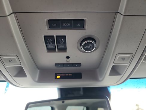 Certified 2018 Chevrolet Tahoe LT AWD/4WD image 23