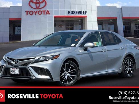 Certified 2021 Toyota Camry SE w/ Convenience Package FWD image 1