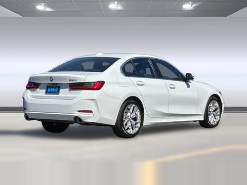 Used 2025 BMW 330i Sedan image 8