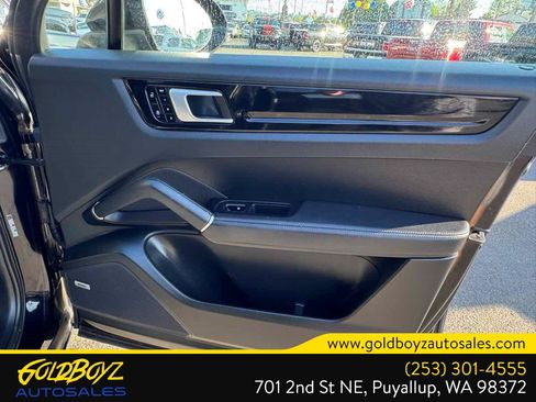 Used 2020 Porsche Cayenne AWD/4WD image 14