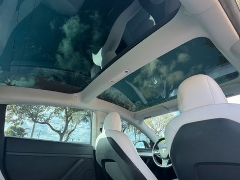 Used 2021 Tesla Model 3 Performance image 26