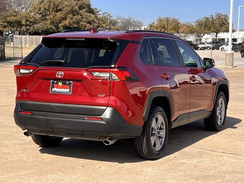 Used 2025 Toyota RAV4 XLE image 3