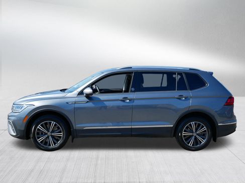 Certified 2024 Volkswagen Tiguan Wolfsburg Edition w/ Panoramic Sunroof Package AWD/4WD image 4