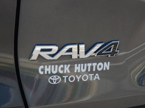 Used 2021 Toyota RAV4 XLE FWD image 17